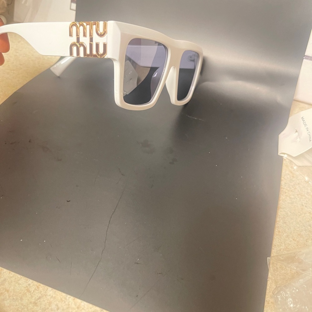 Designer Sunglasses - Picture 2 of 5